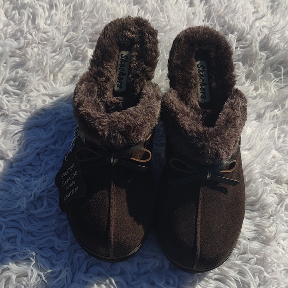 Skechers genuine leather mules with faux fur lining NWOB - Picture 2 of 5